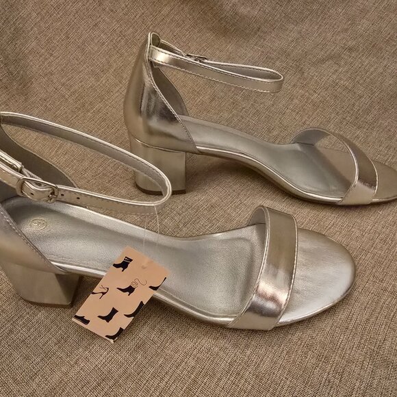 Women's Silver Sandals with Ankle Strap and Stacked Heel, Size 9 - Picture 2 of 5
